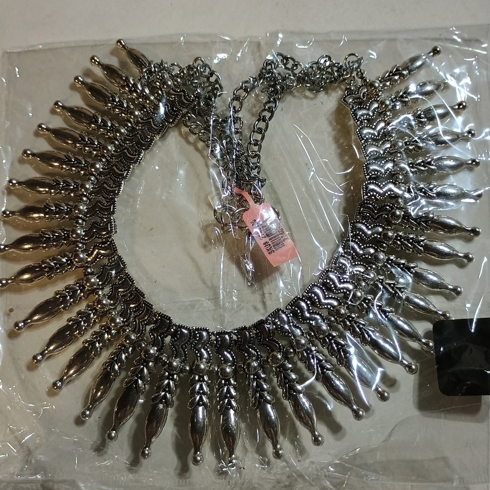 Elegant Silver Necklace